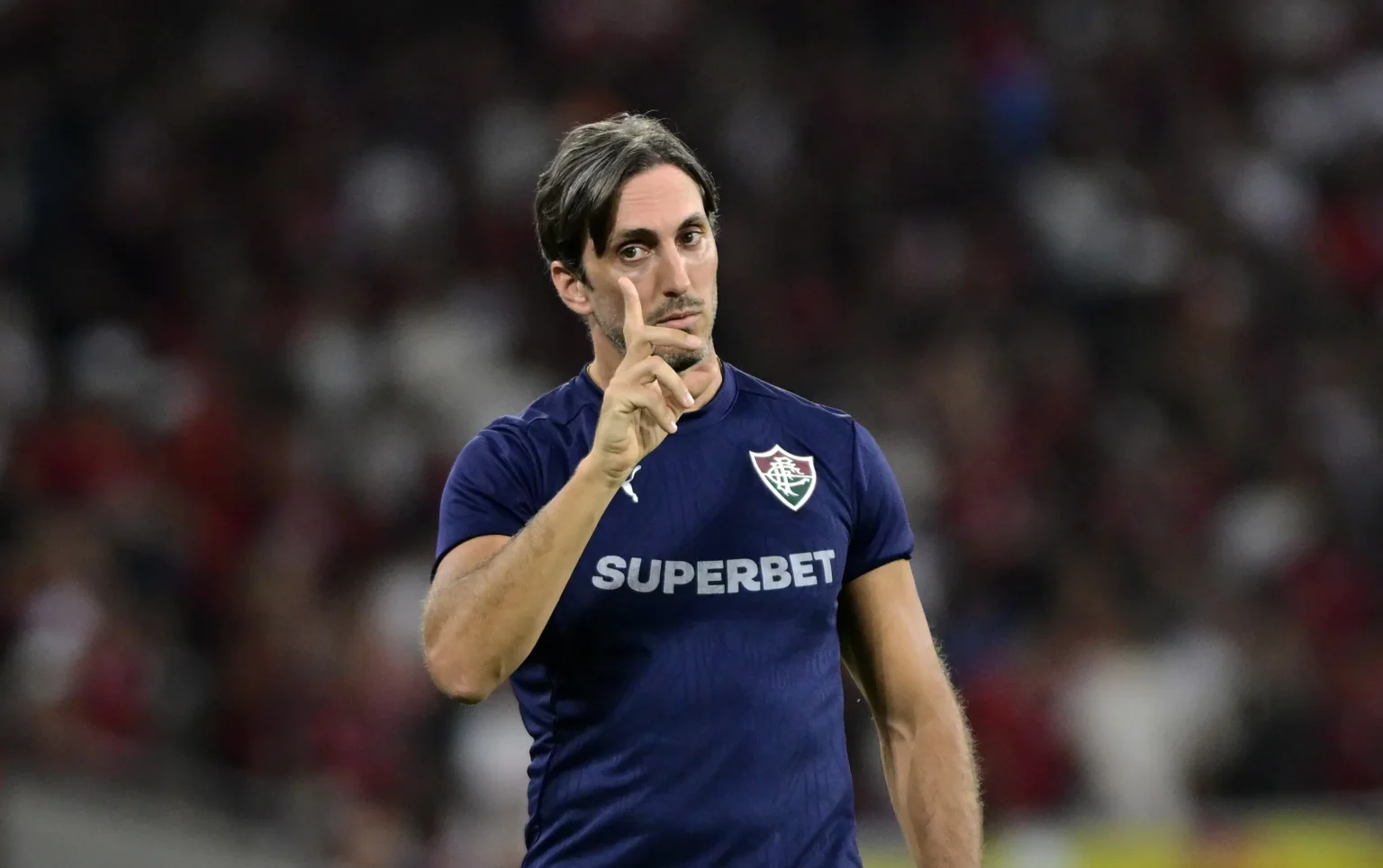 Zubeldía, técnico do Fluminense, buscou ajuda de psicólogo para lidar com expulsões