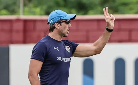 Zubeldía tem reforços à disposição e pode mudar o Fluminense